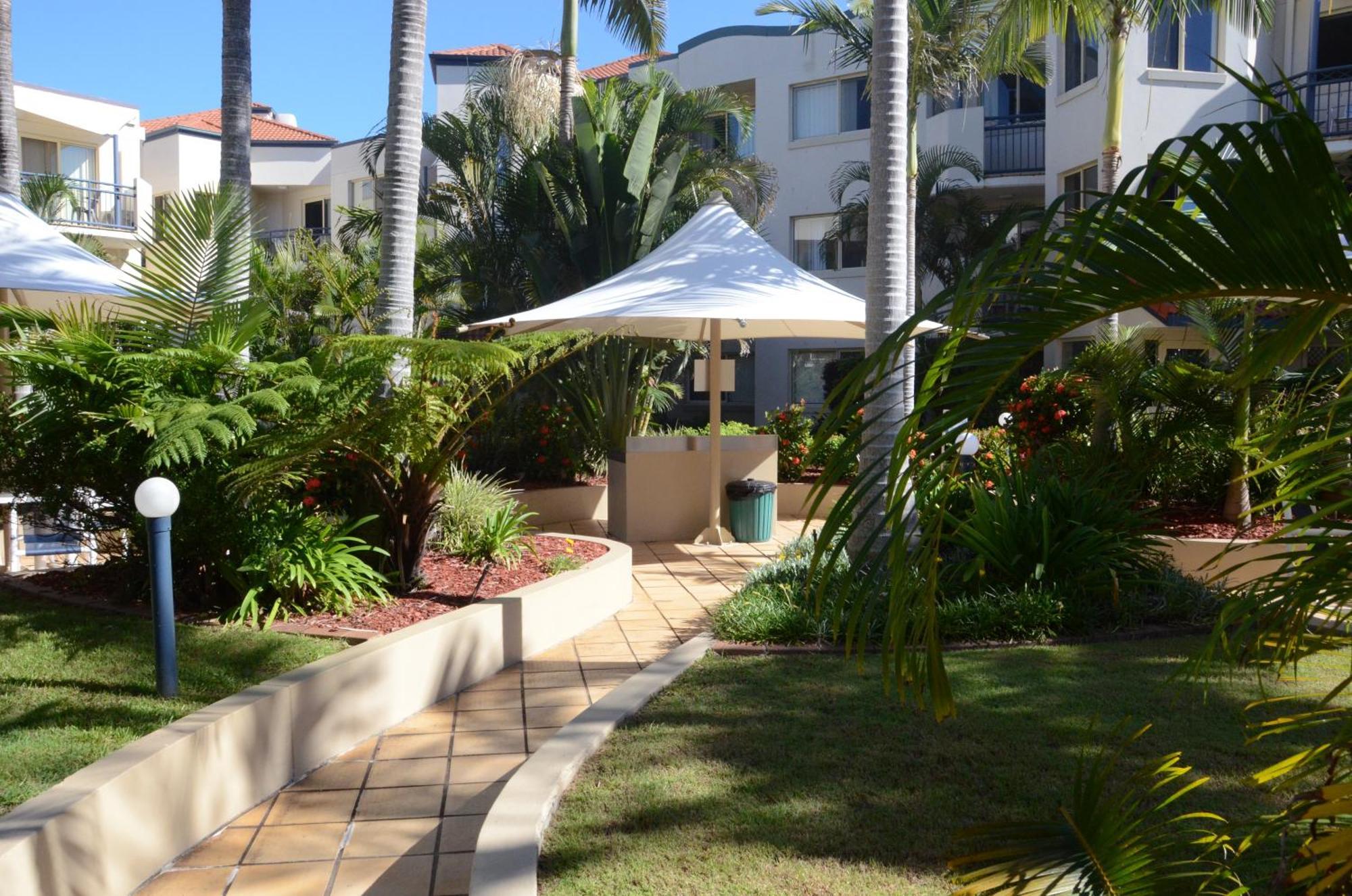 Golden Riviera Absolute Beachfront Resort Gold Coast Dış mekan fotoğraf